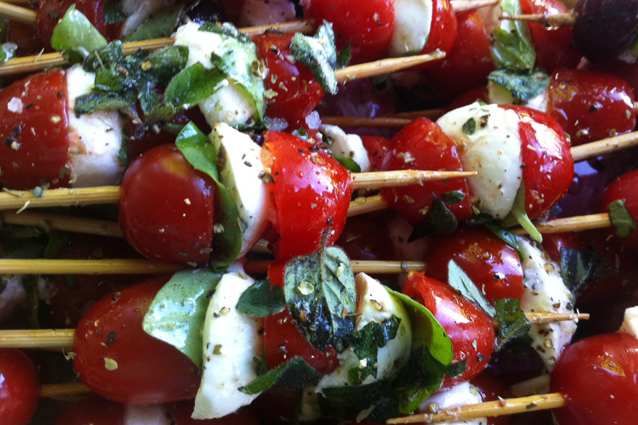 Caprese Salad: Cherry Tomato, Mozzarella & Basil