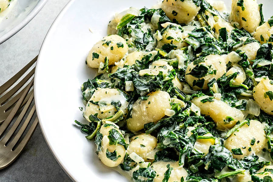 Gnocchi With Creamy Spinach Sauce